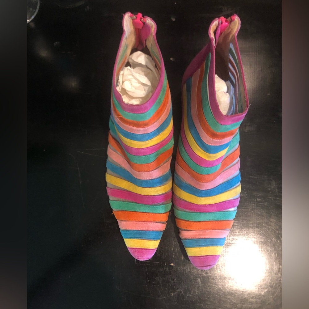 ACADEMIA BOOTIES Zipper in back Size:7.5 pink/ yellow/ turquoise Vintage